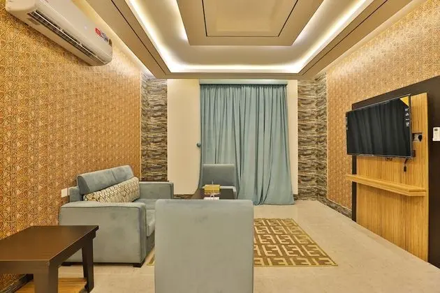 One Bedroom Deluxe Apartment