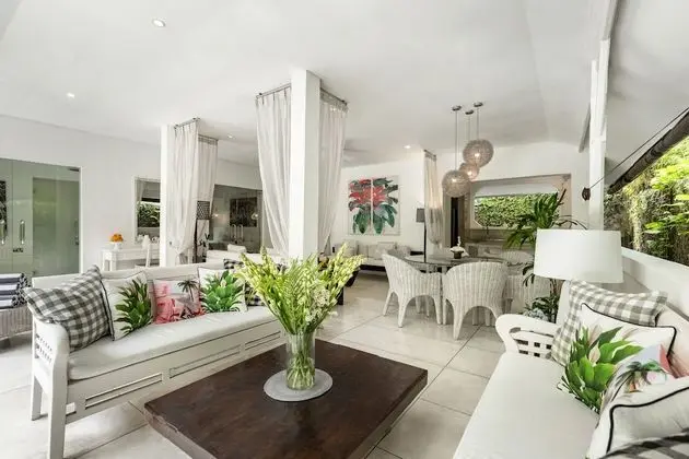 Villa, 3 Yatak Odası, Havuz Manzaralı