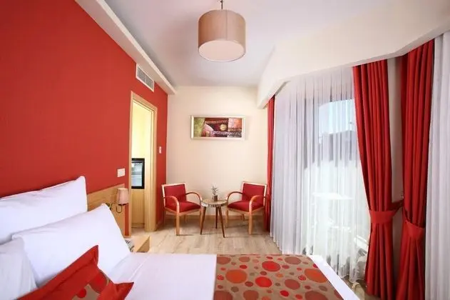 Superior, Bahçe Manzaralı