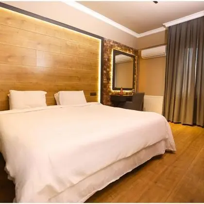 Deluxe Oda,şehir Veya Dağ Manzaralı,büyük Yataklı