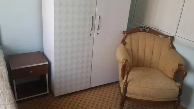 Tek Kişilik, Şehir Manzaralı