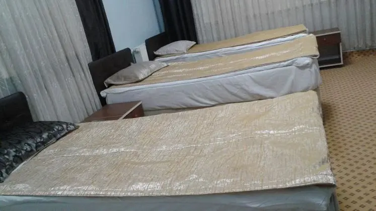 Triple, Şehir Manzaralı