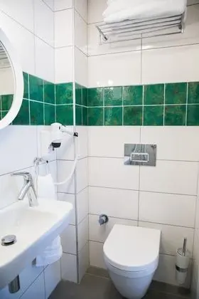 Çift Kişilik,Sokak Manzaralı