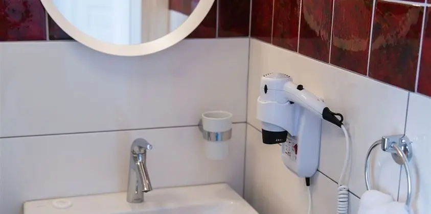 Standard Tek Büyük Yataklı Oda, Balkon, Deniz Manzaralı (güney) - Oda Kahvaltı