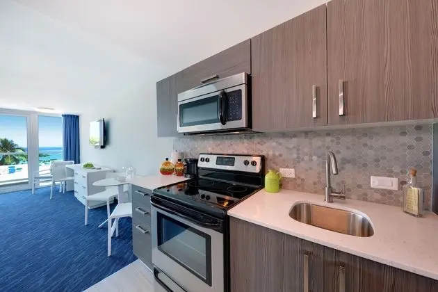 Premium Stüdyo, Balkon/Veranda, Havuz Manzaralı