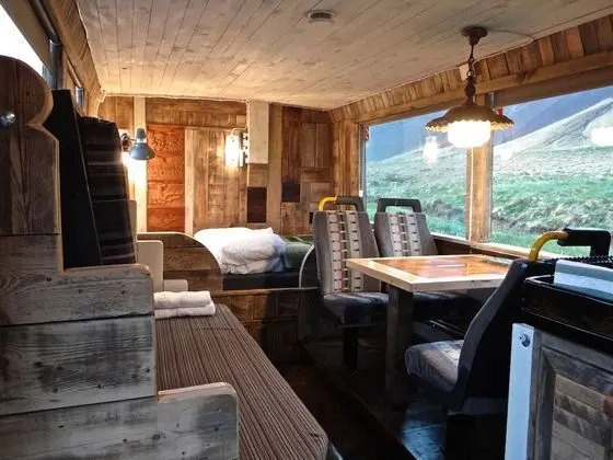 Standard Kulübe, Ortak Banyo