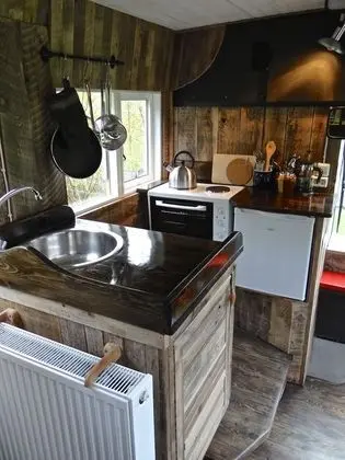 Standard Kulübe, Ortak Banyo