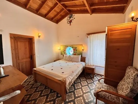 Çift Kişilik, Bahçe Manzaralı