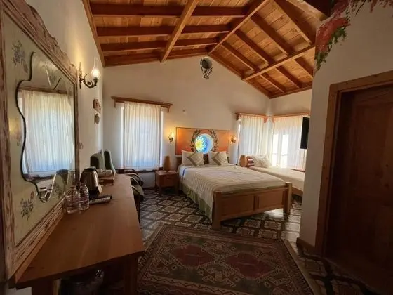 Triple, Bahçe Manzaralı