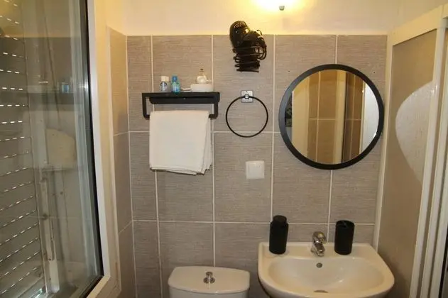Çift Kişilik, Bahçe Manzaralı