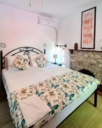 Taş Oda, Bahçe Manzaralı