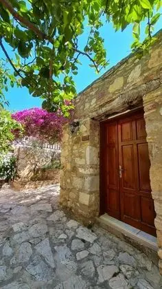 Taş Oda, Bahçe Manzaralı