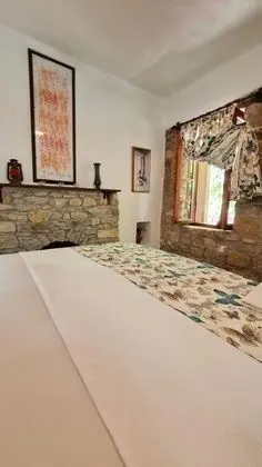 Taş Oda, Bahçe Manzaralı