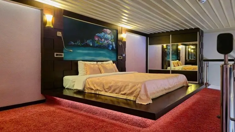 Suite, Havuz Manzaralı