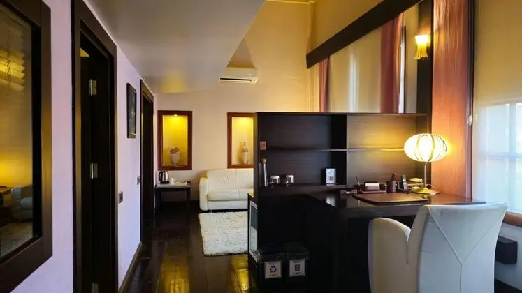 Suite, Havuz Manzaralı
