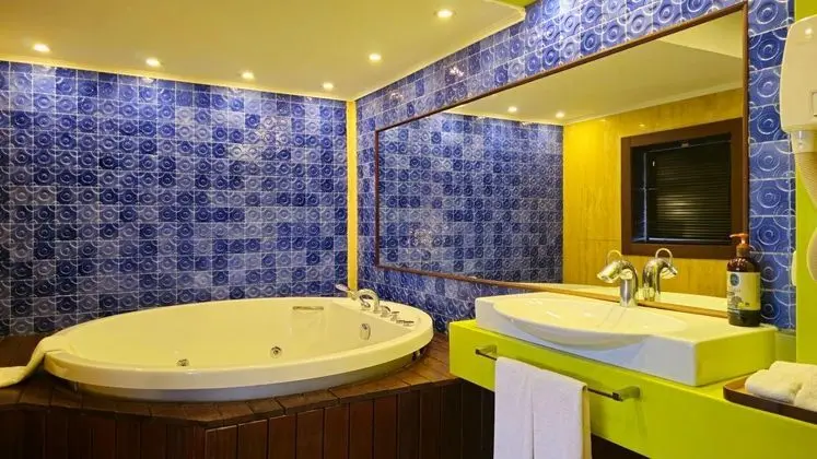 Suite, Havuz Manzaralı