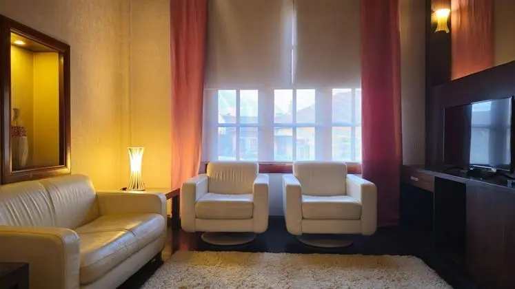 Suite, Havuz Manzaralı