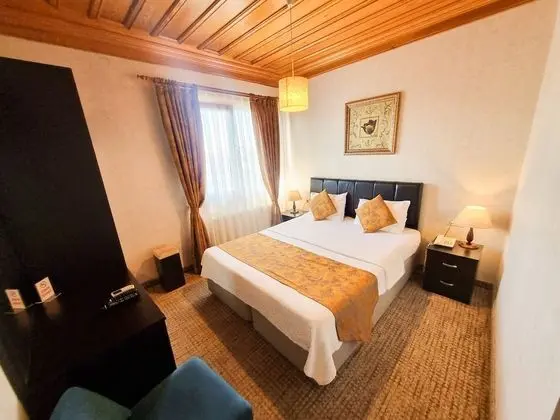 Standard Tek Büyük Yataklı Oda