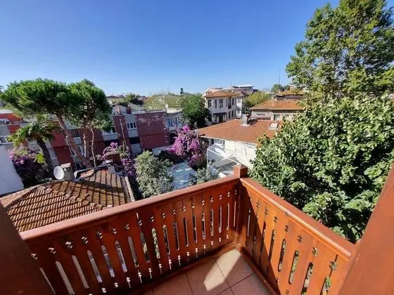 Tek Büyük Yataklı Oda, Balkon