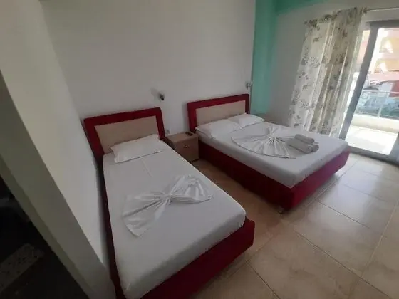 Stüdyo, Bahçe Manzaralı