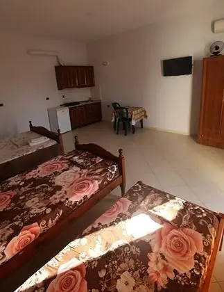 Stüdyo, Bahçe Manzaralı