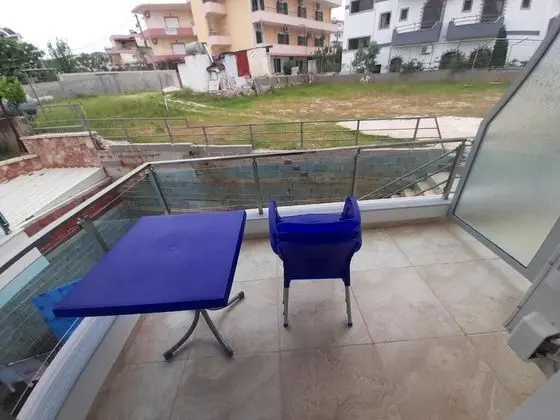 Stüdyo, Bahçe Manzaralı