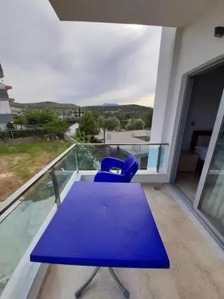 Stüdyo, Bahçe Manzaralı