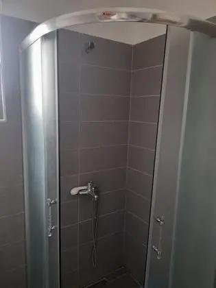 Stüdyo, Bahçe Manzaralı