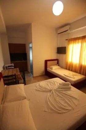 Üç Kişilik Oda
