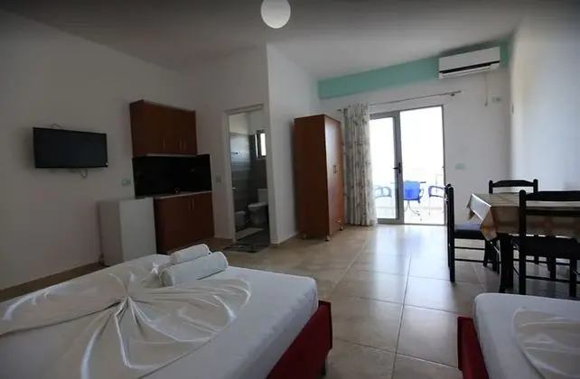 Üç Kişilik Oda