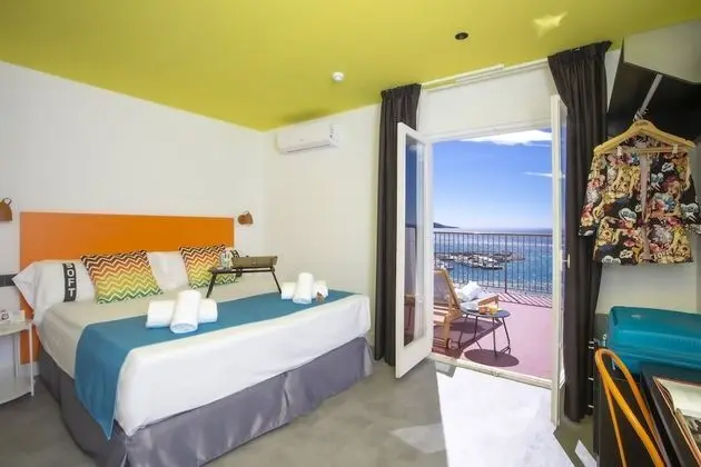 Deluxe Tek Büyük Yataklı Oda, Teras, Deniz Manzaralı