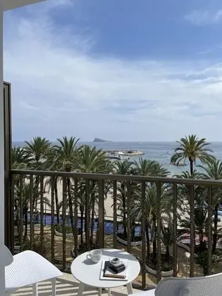Deluxe Tek Büyük Yataklı Oda, Teras, Deniz Manzaralı