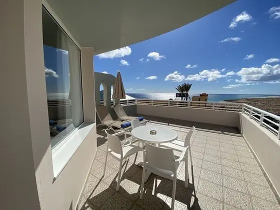 Junior Süit, Deniz Manzaralı (2 adults + 2 children)