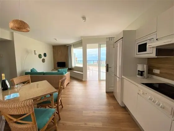 Junior Süit, Deniz Manzaralı (2 adults + 2 children)