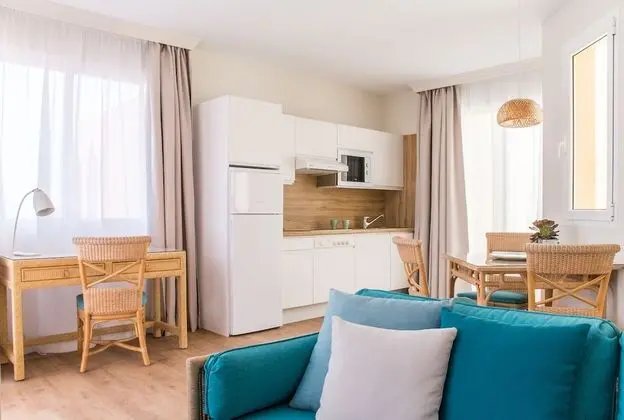 Junior Süit, Deniz Manzaralı (2 adults + 2 children)