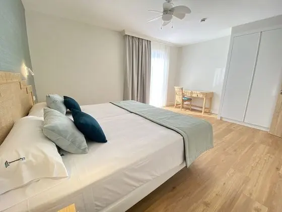 Süit, 2 Yatak Odası, Deniz Manzaralı (4 adults + 2 children)