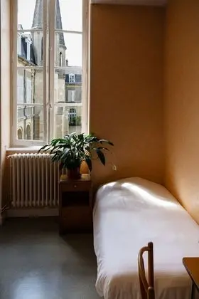 Üç Kişilik Oda, Ortak Banyo