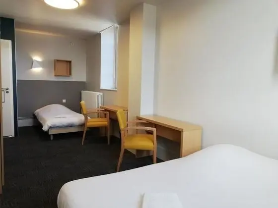 Üç Kişilik Oda, Ortak Banyo