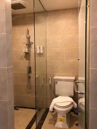 2-Bedroom Condo with Pool View