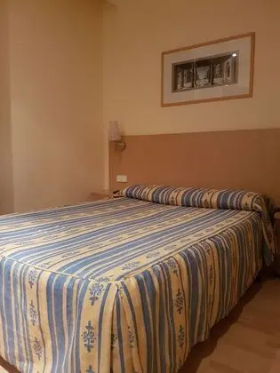 Büyük Yataklı Tek Kişilik Oda