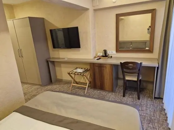 Standart Oda, Orman veya Havuz Manzaralı, Balkonlu