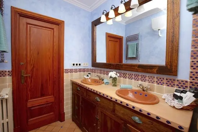Villa, 5 Yatak Odası, Kişiye Özel Havuzlu, Bahçe Manzaralı