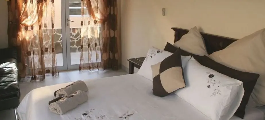 Family Tek Büyük Yataklı Oda