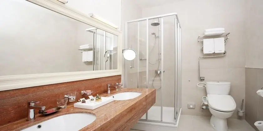 Standard Üç Kişilik Oda