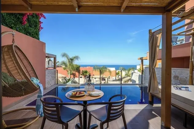 Luxury One Bedroom Suite with Sea View & Private Pool