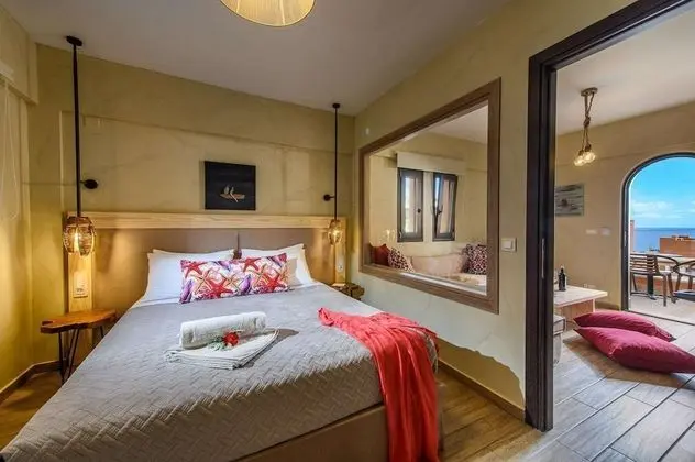 Luxury One Bedroom Suite with Sea View & Private Pool