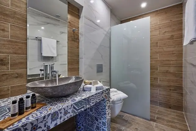 Luxury One Bedroom Suite with Sea View & Private Pool
