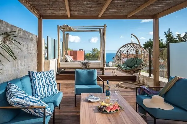 Luxury One Bedroom Suite with Sea View & Private Pool