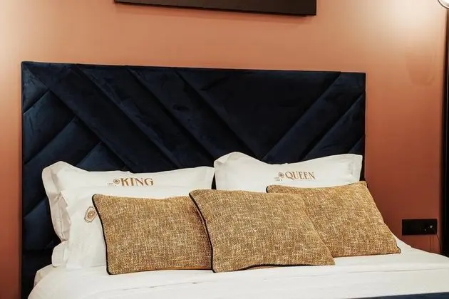 Junior Süit, Balkon