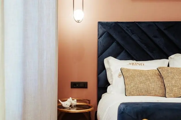 Junior Süit, Balkon